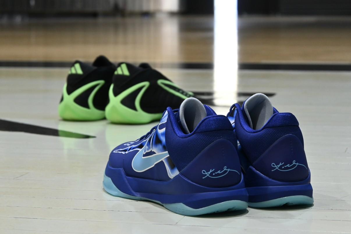 球鞋鉴赏—Kobe 5 Protro “X-Ray”& AE2 Core